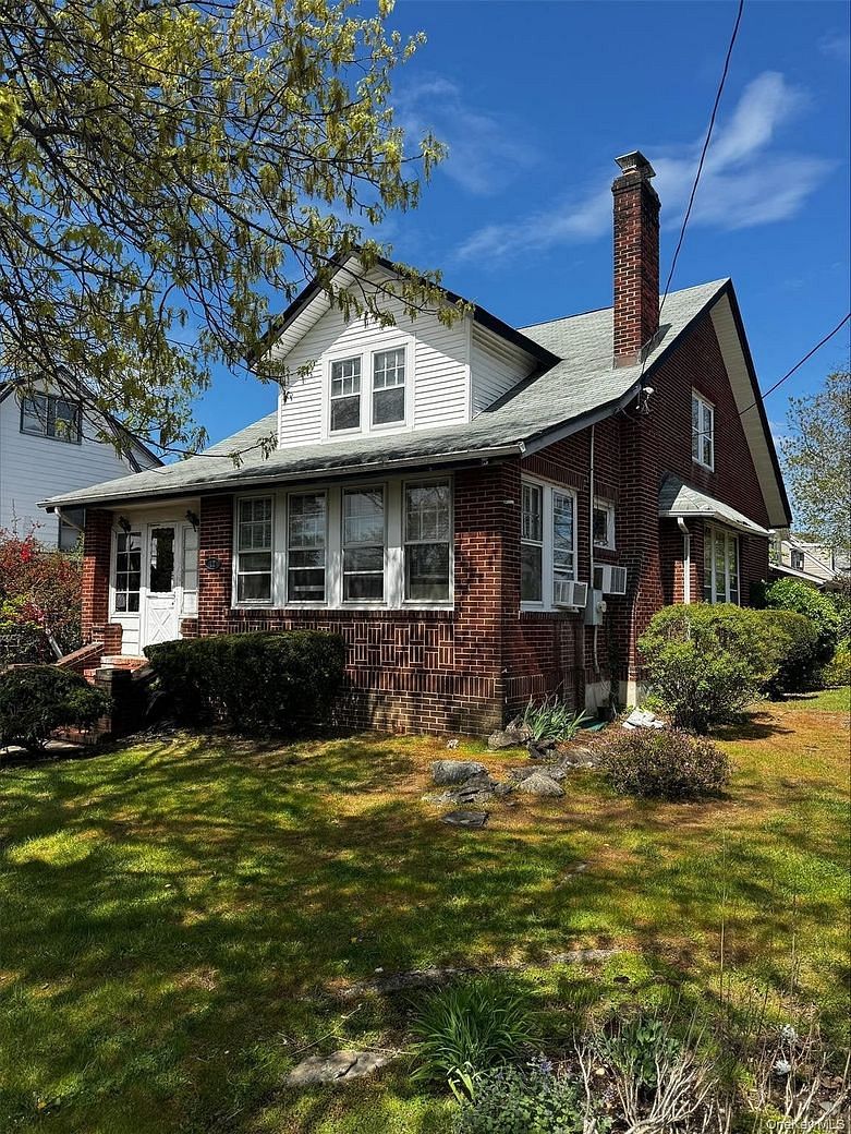 12 Harvard Avenue