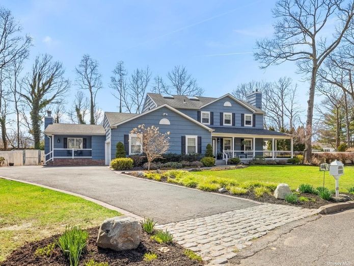 Image 1 of 26 for 12 Hillcrest Pl in Long Island, Mount Sinai, NY, 11766