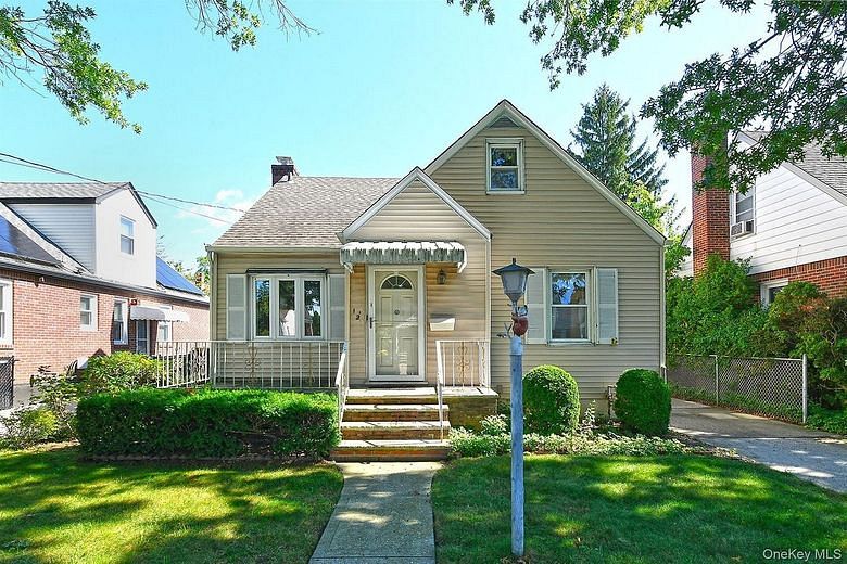 12 Hull Avenue