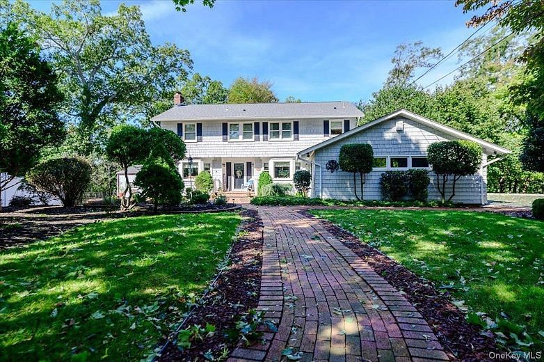 12 Knoll Crest