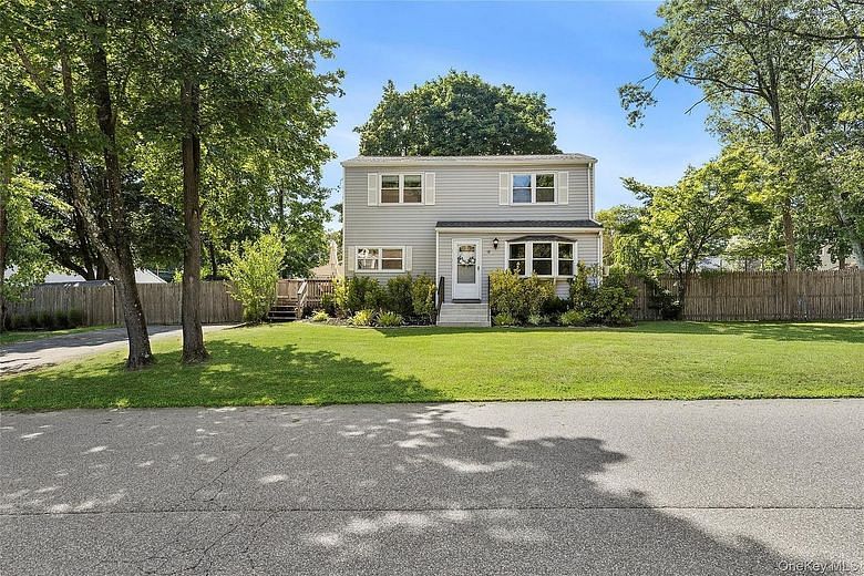 12 Lakeview Drive