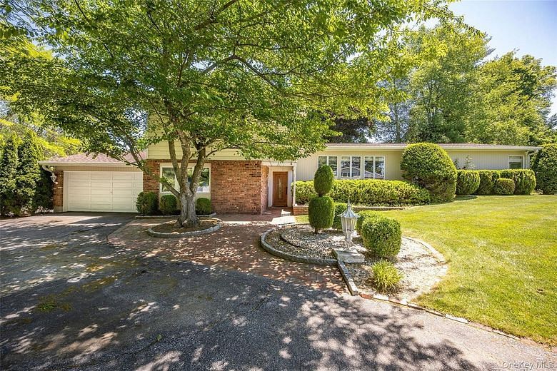 12 Lark Avenue
