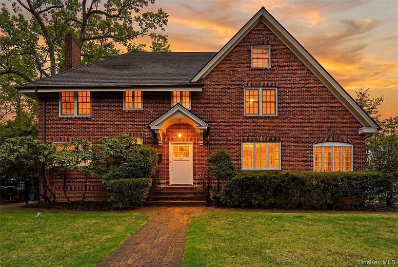 12 Little John Place