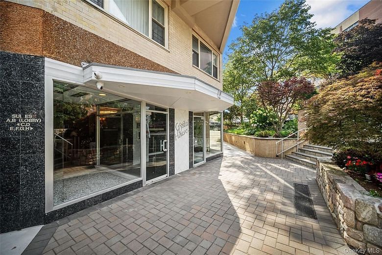 12 Old Mamaroneck Road #7P