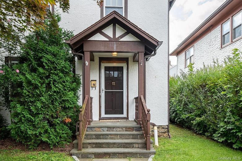 12 Perry Avenue