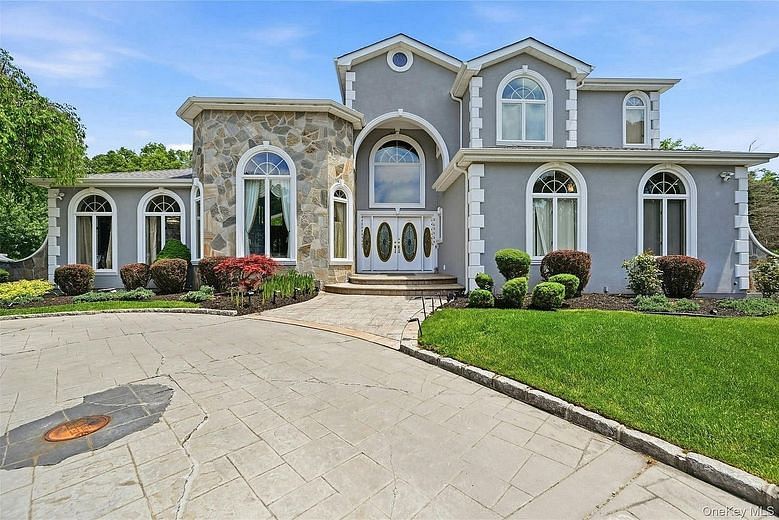 12 Phillips Lane