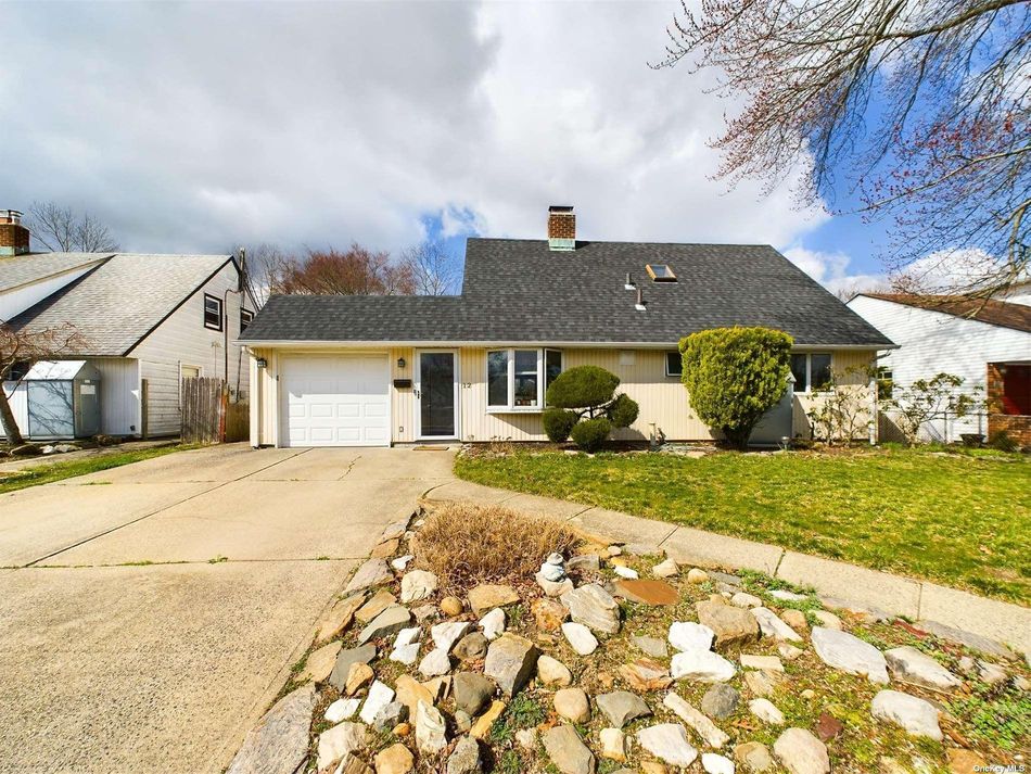 Image 1 of 22 for 12 Pintail Lane in Long Island, Levittown, NY, 11756