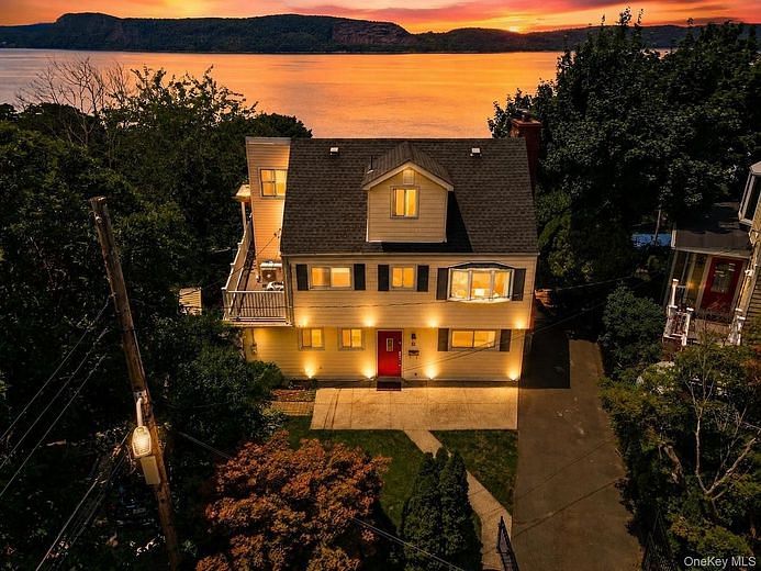 12 Riverview Court
