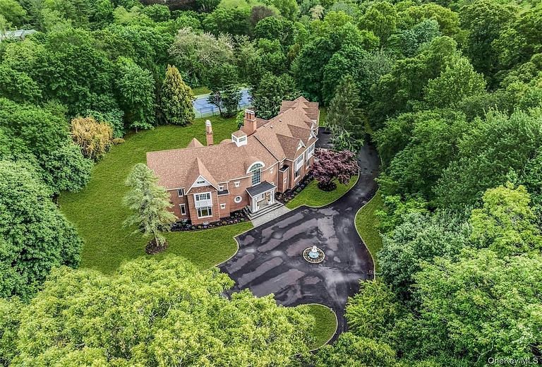 12 Saddle Ridge Road