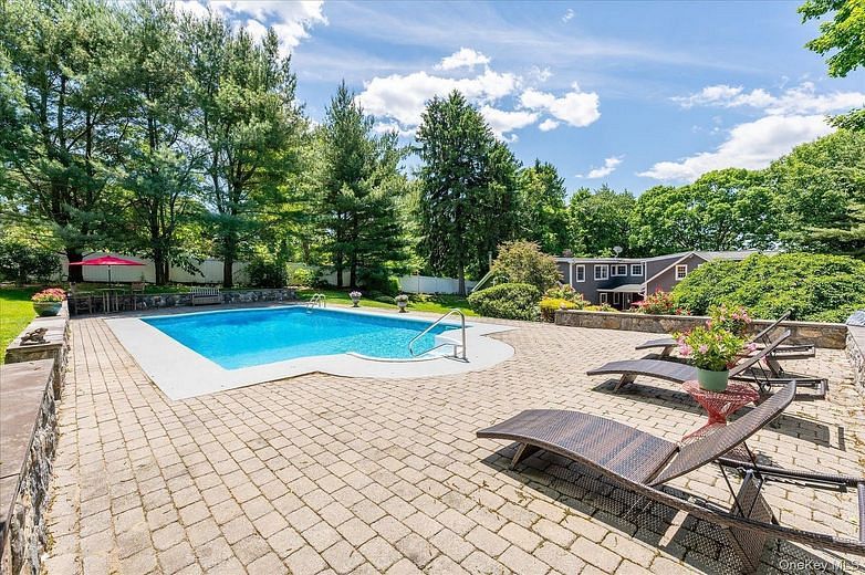 12 Sun Hill Road