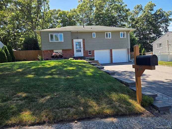 12 Wayside Lane