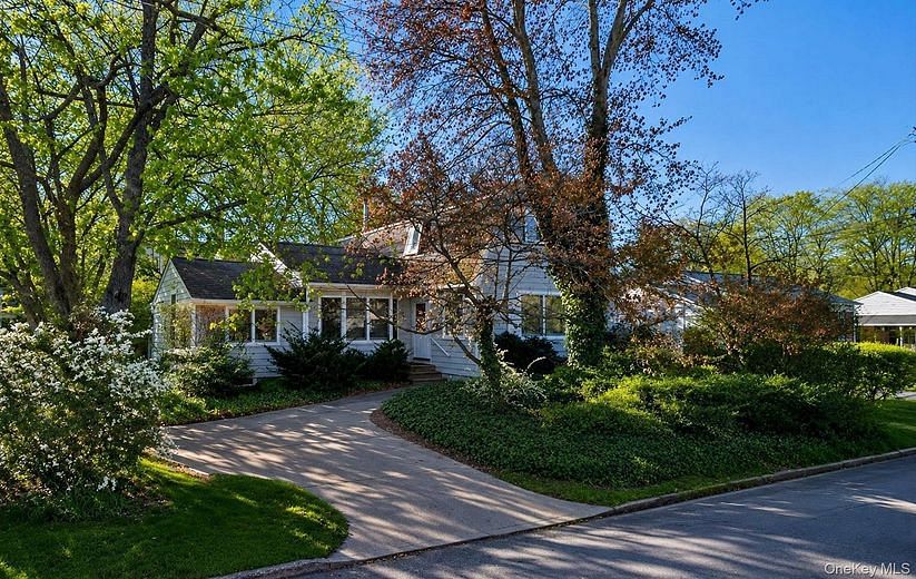 12 West Haven Drive