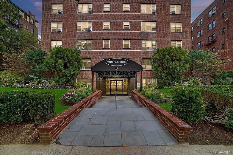 12 Westchester Avenue #5C