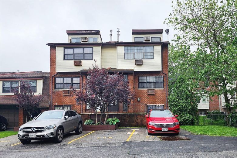 120-16 Cove Court #87A