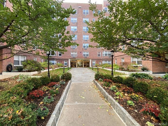120 E Hartsdale Avenue #1R