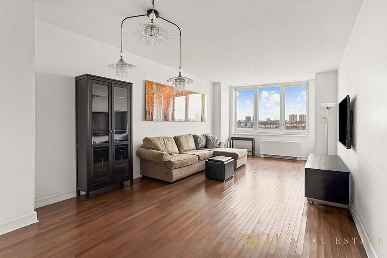 120 Riverside Boulevard #11L