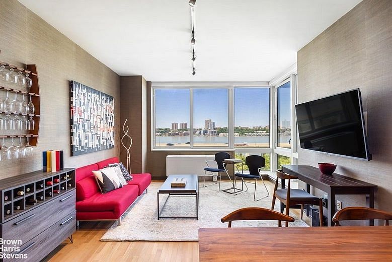 120 Riverside Boulevard #6R