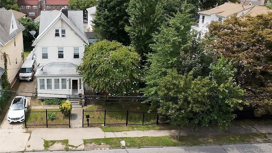 120 S 11th Avenue
