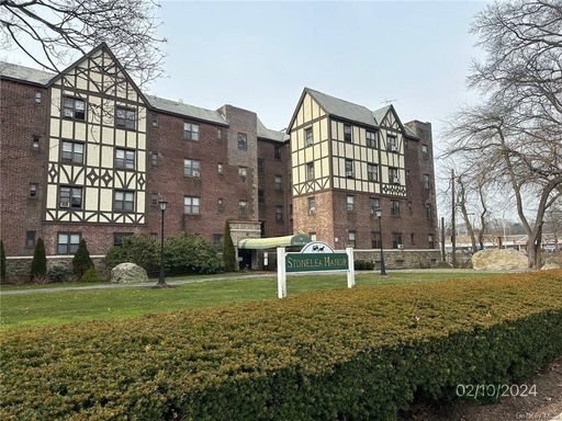 Image 1 of 8 for 120 Stonelea Place #2L in Westchester, New Rochelle, NY, 10801