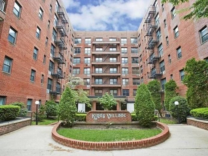 1200 E 53 Street #4S