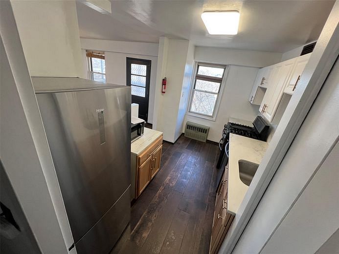 1200 Midland Avenue #10F