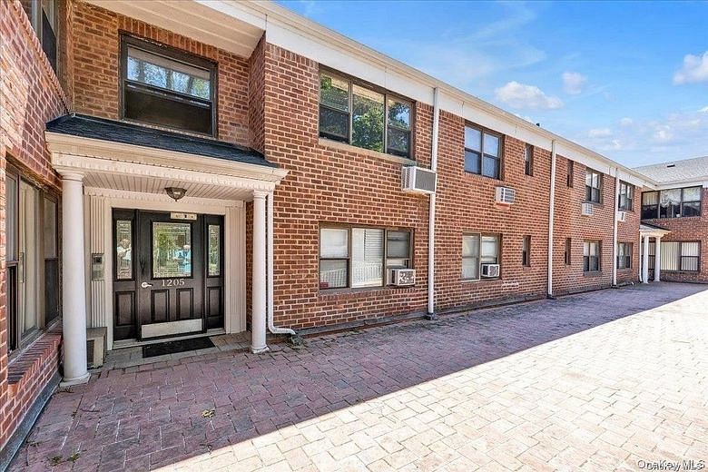 1205 E Broadway #F-13