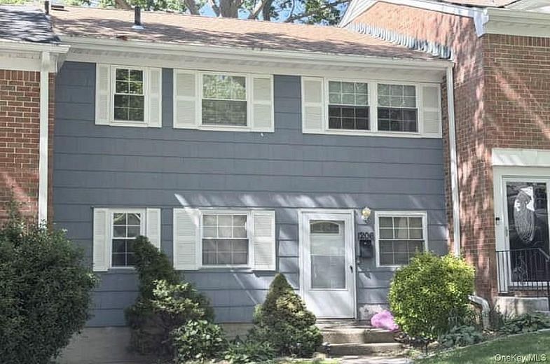 1206 Towne House Village