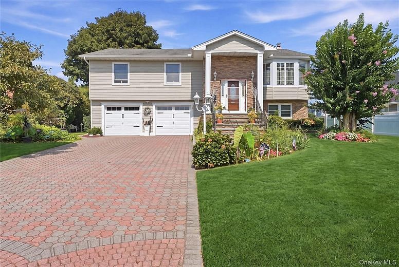 121 Drake Court