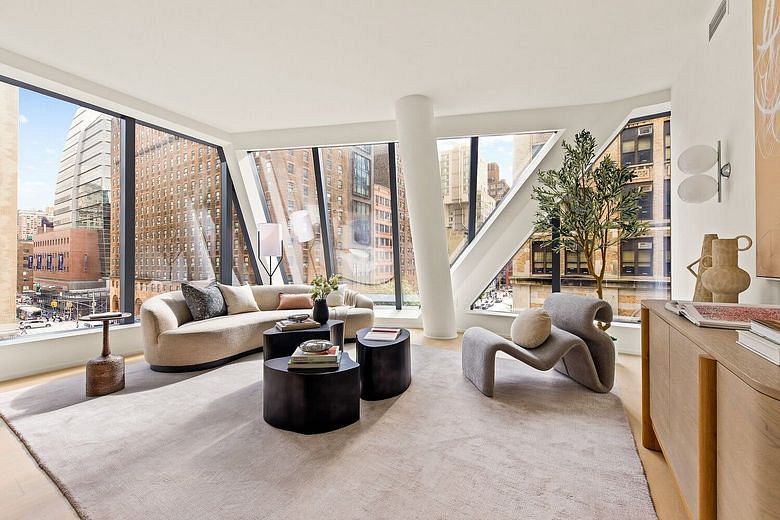 121 East 22nd Street #N406