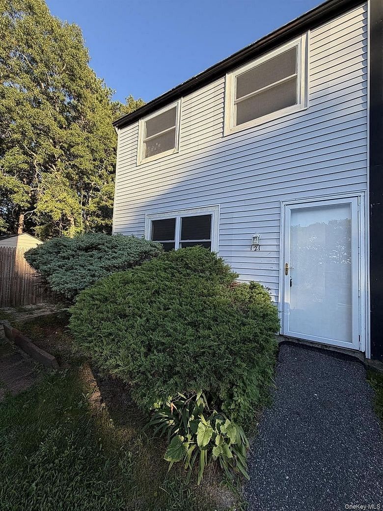 121 Hill Spur