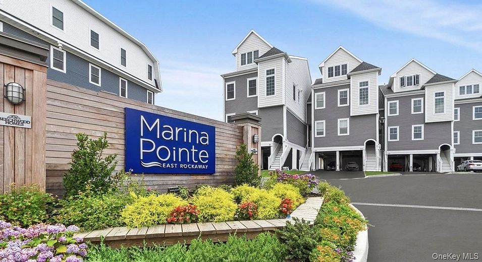 121 Marina Pointe Drive #121