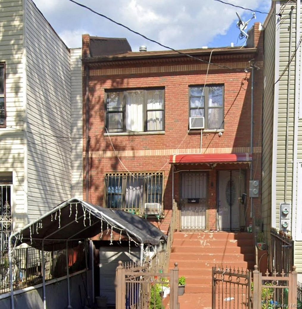 121 Montauk Avenue