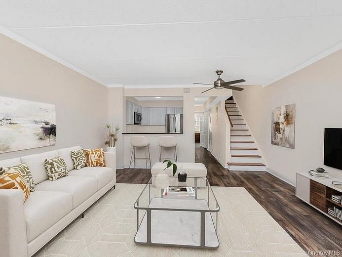 121 Sunset Boulevard #10121