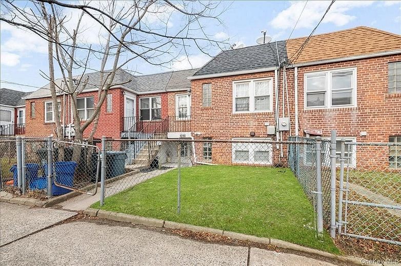 1210 Plainview Avenue