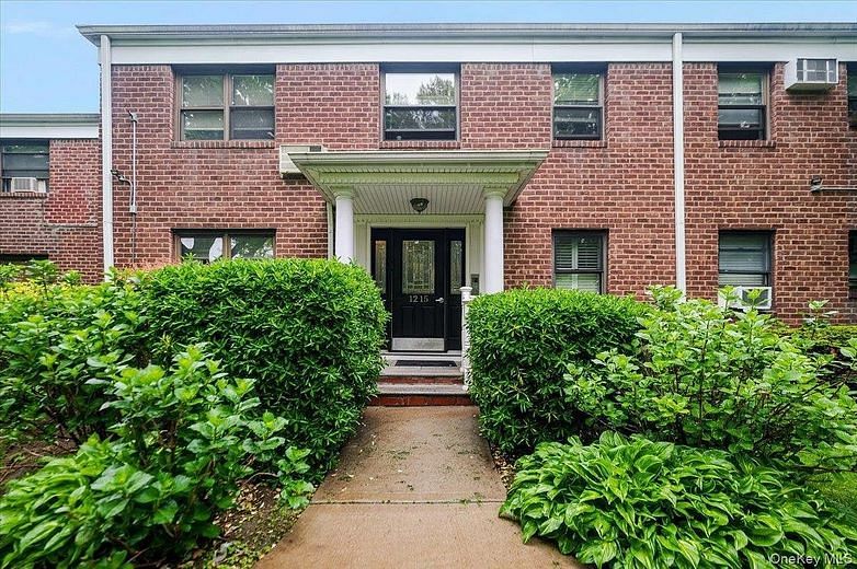 1215 E Broadway #A-13