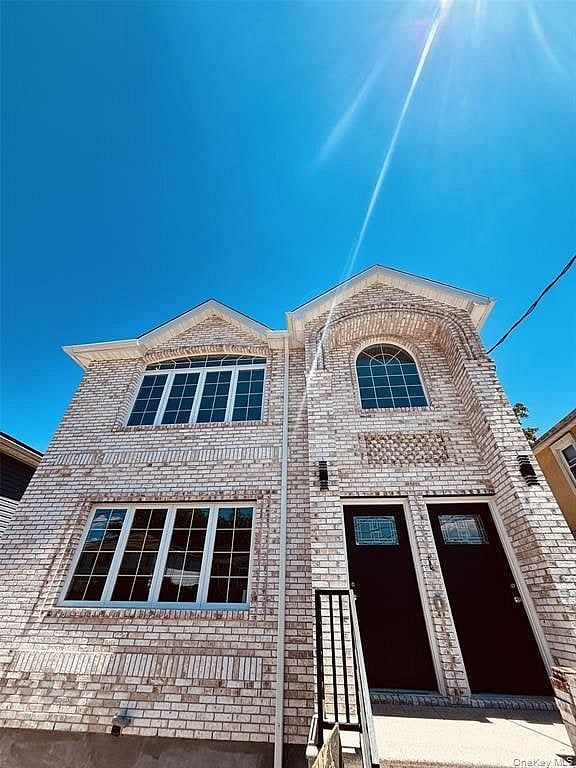 122-21 Long Street