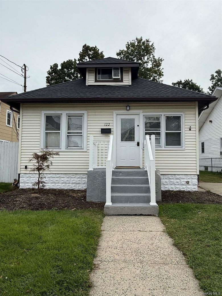 122 Dehnhoff Avenue