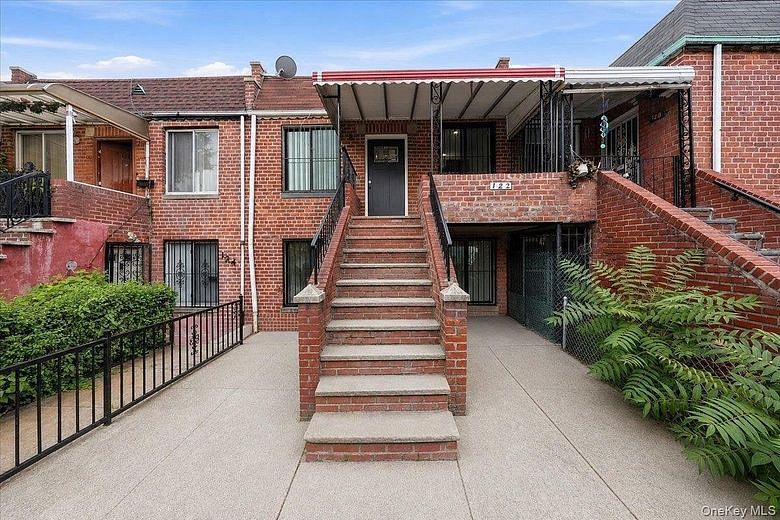 122 E 46th Street