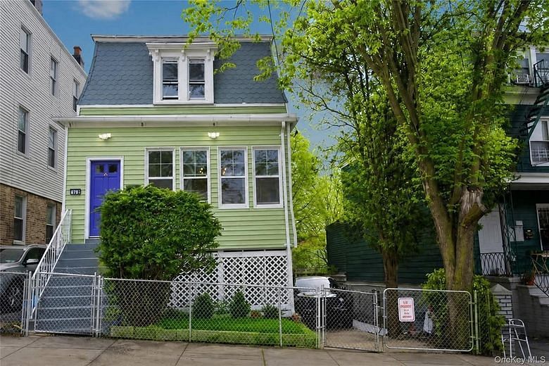122 Oliver Avenue