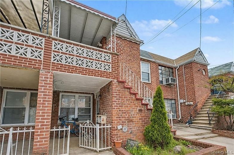 1222 E 83rd Street