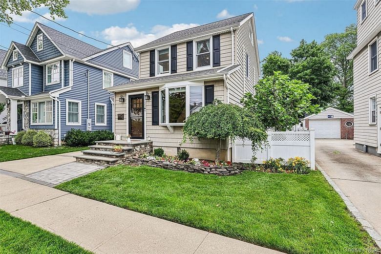 123 Stratford Avenue