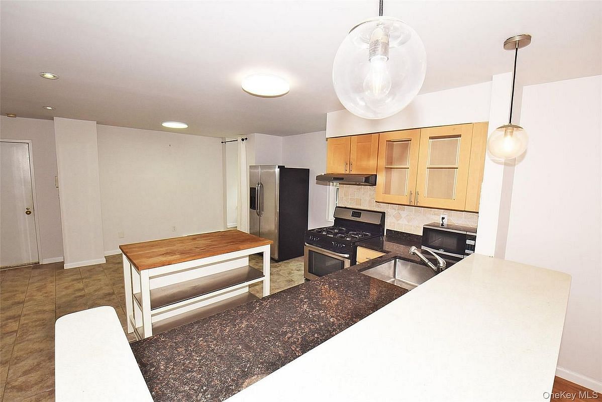 Image 1 of 38 for 1236 Estates Lane #49 L in Queens, New York, NY, 11360