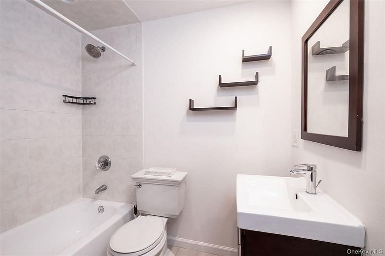 124 Pelhamdale Avenue #9A
