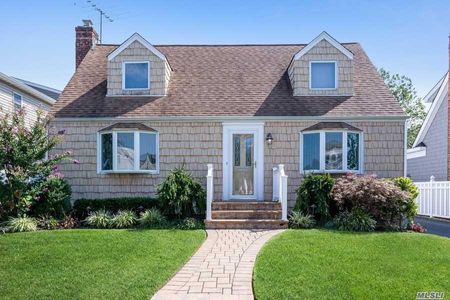 Image 1 of 20 for 206 Dorchester Rd in Long Island, Garden City S., NY, 11530
