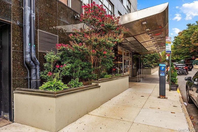 125-10 Queens Boulevard #716