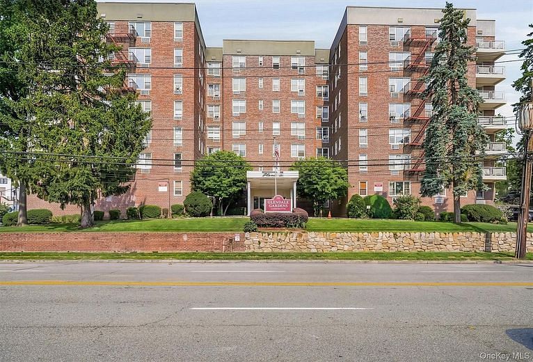125 Bronx River Road #2F