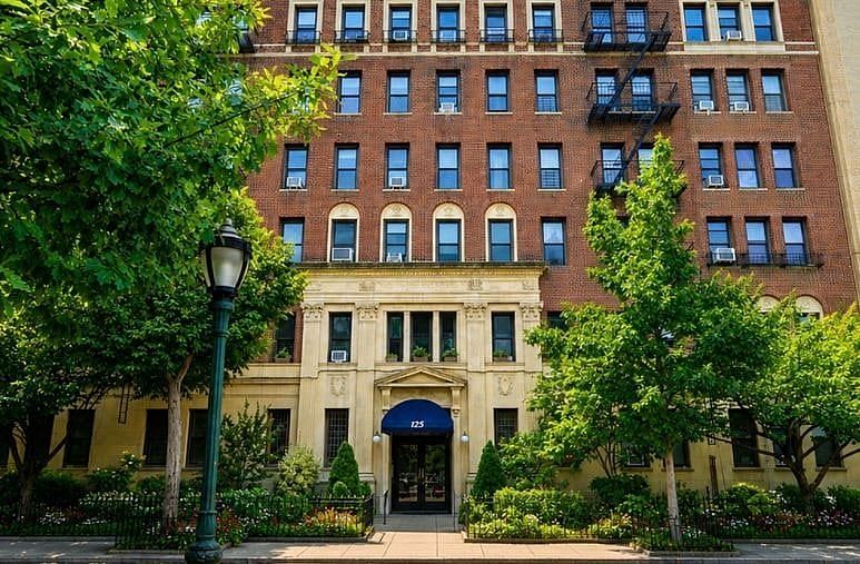 125 Eastern Parkway #1C