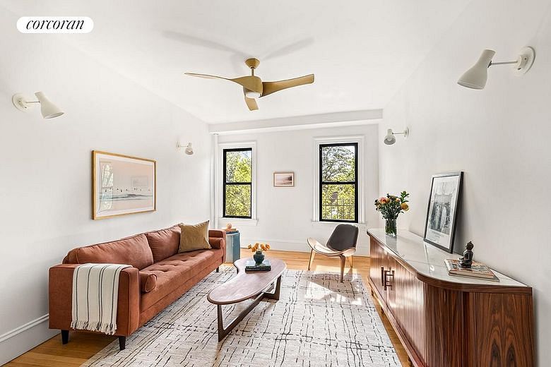 125 Eastern Parkway #2H