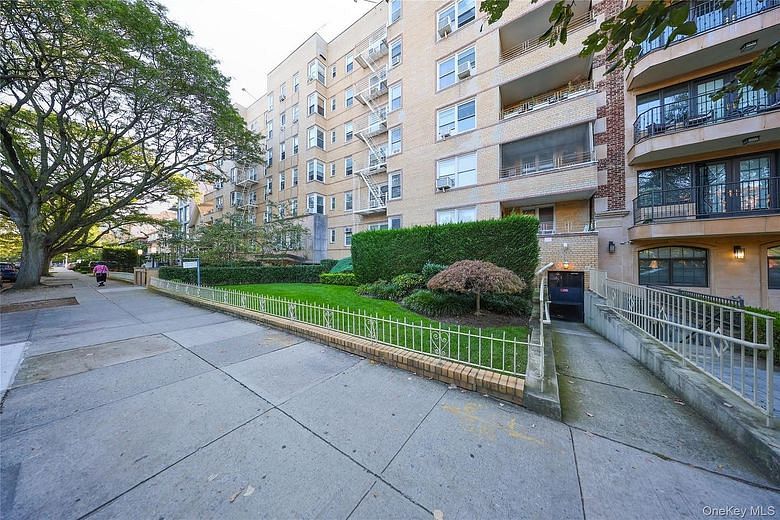 1250 Ocean Parkway #6R
