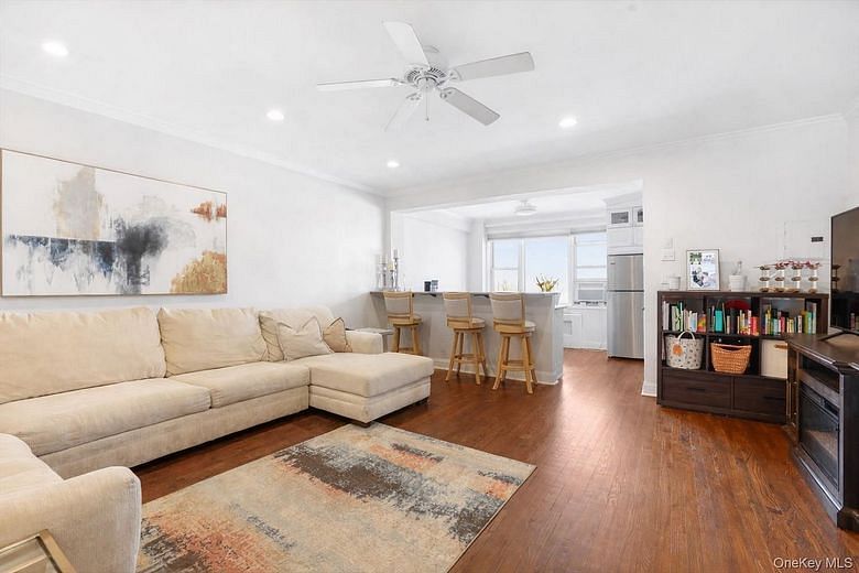 1255 North Avenue #6N